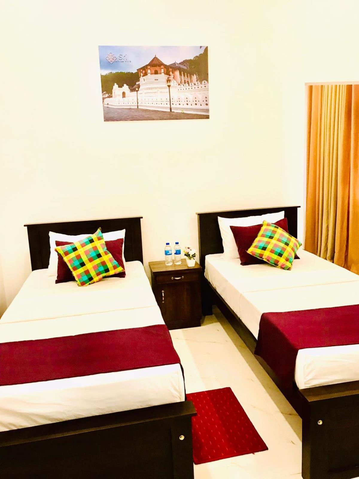 Sri White Villa Airport Boutique Hotel Катунаяка Экстерьер фото